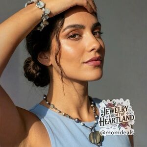 Natural Blue Mother of Pearl & Blue Silver Gray Abalone Necklace & Bracelet Set